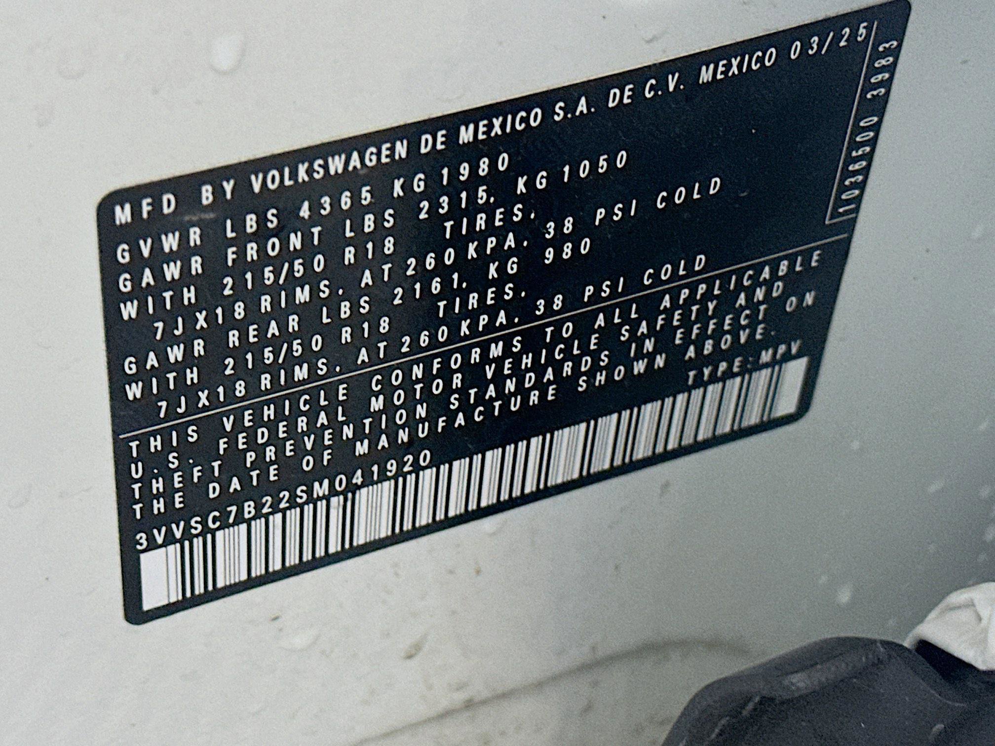 Used 2025 Volkswagen Taos SE FWD image 12
