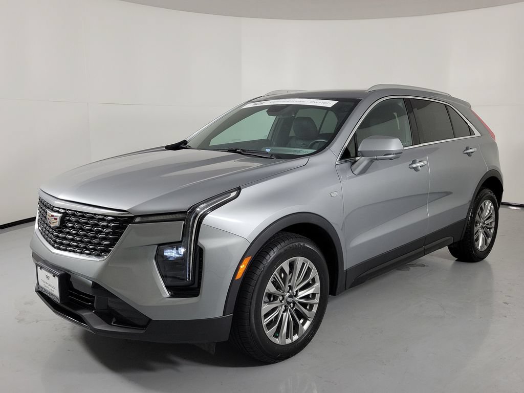 Certified 2025 Cadillac XT4 Premium Luxury FWD image 2