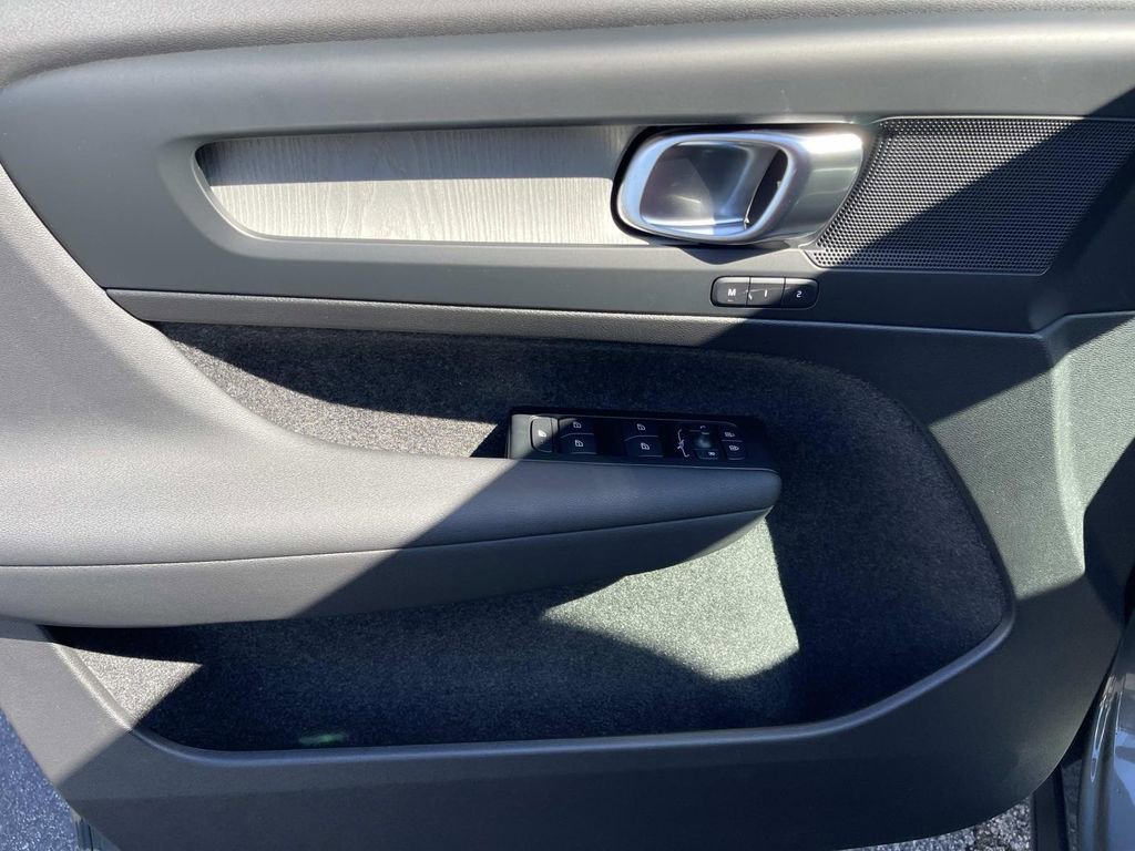 New 2026 Volvo XC40 B5 Core w/ Climate Package image 22