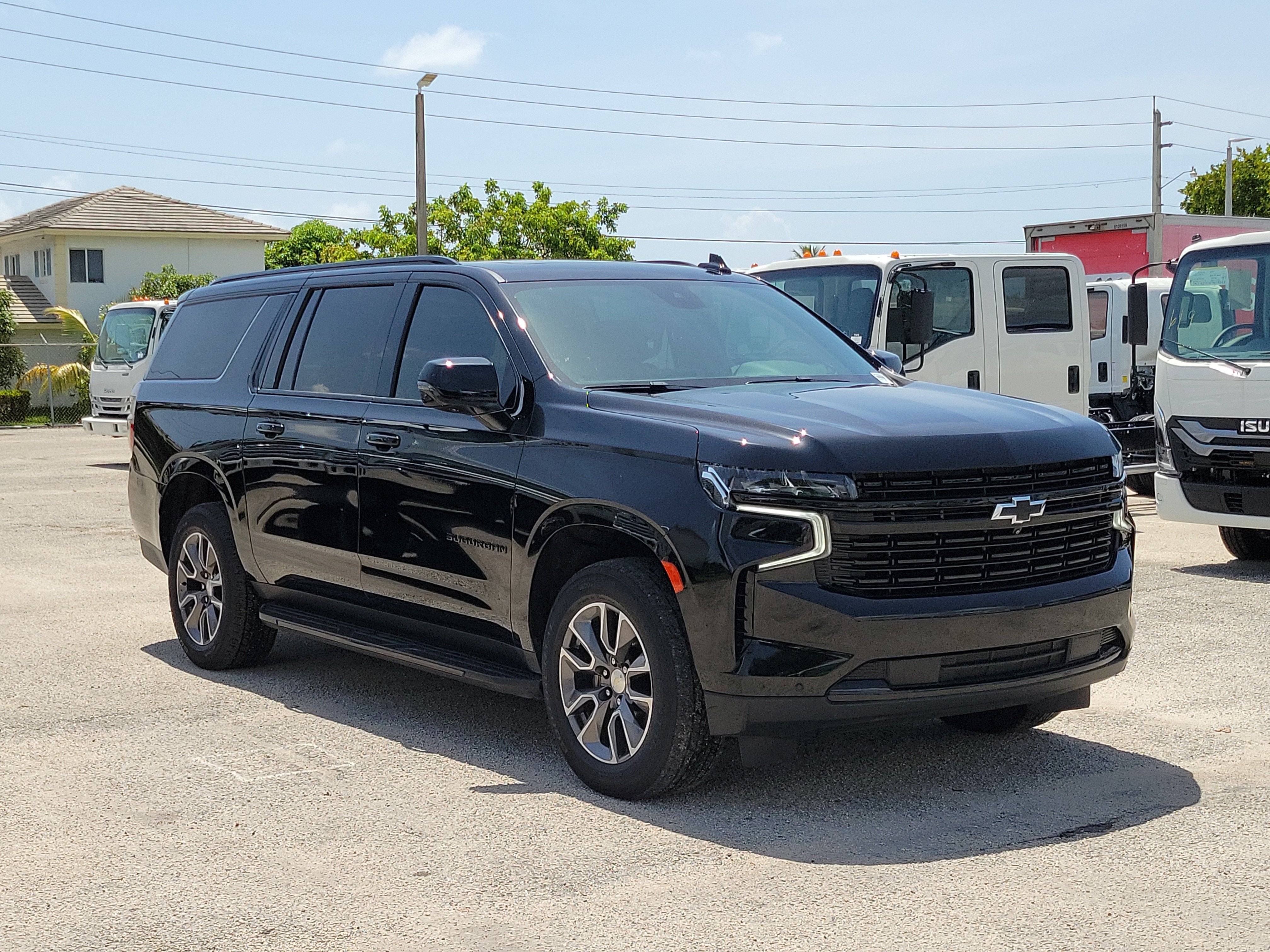 Used 2023 Chevrolet Suburban RST w/ Luxury Package RWD image 1