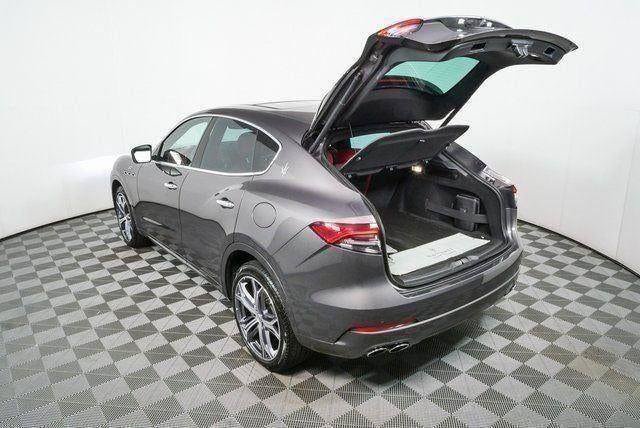 Certified 2023 Maserati Levante GT AWD/4WD image 28