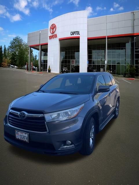 Used 2016 Toyota Highlander Limited w/ Driver Technology Package image 13