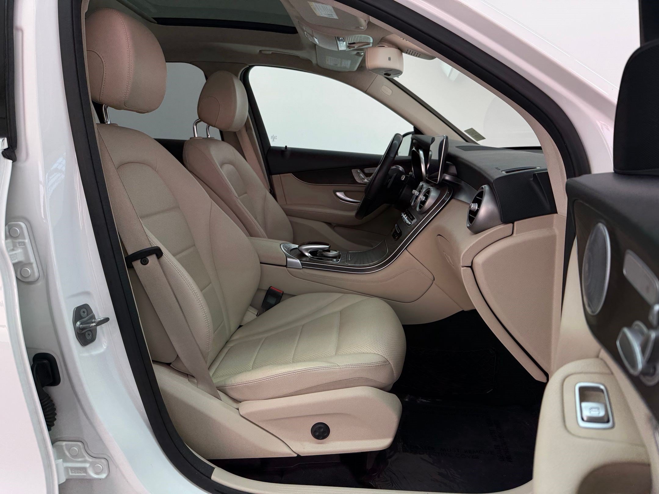 Used 2019 Mercedes-Benz GLC 300 4MATIC image 23