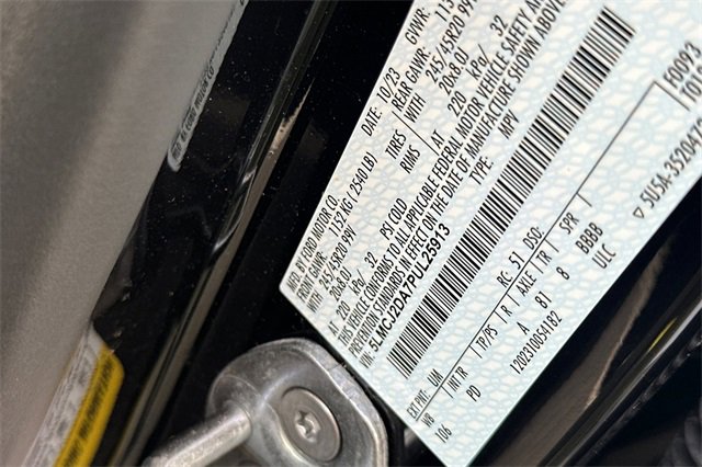 Used 2023 Lincoln Corsair Reserve w/ Equipment Group 201A image 28