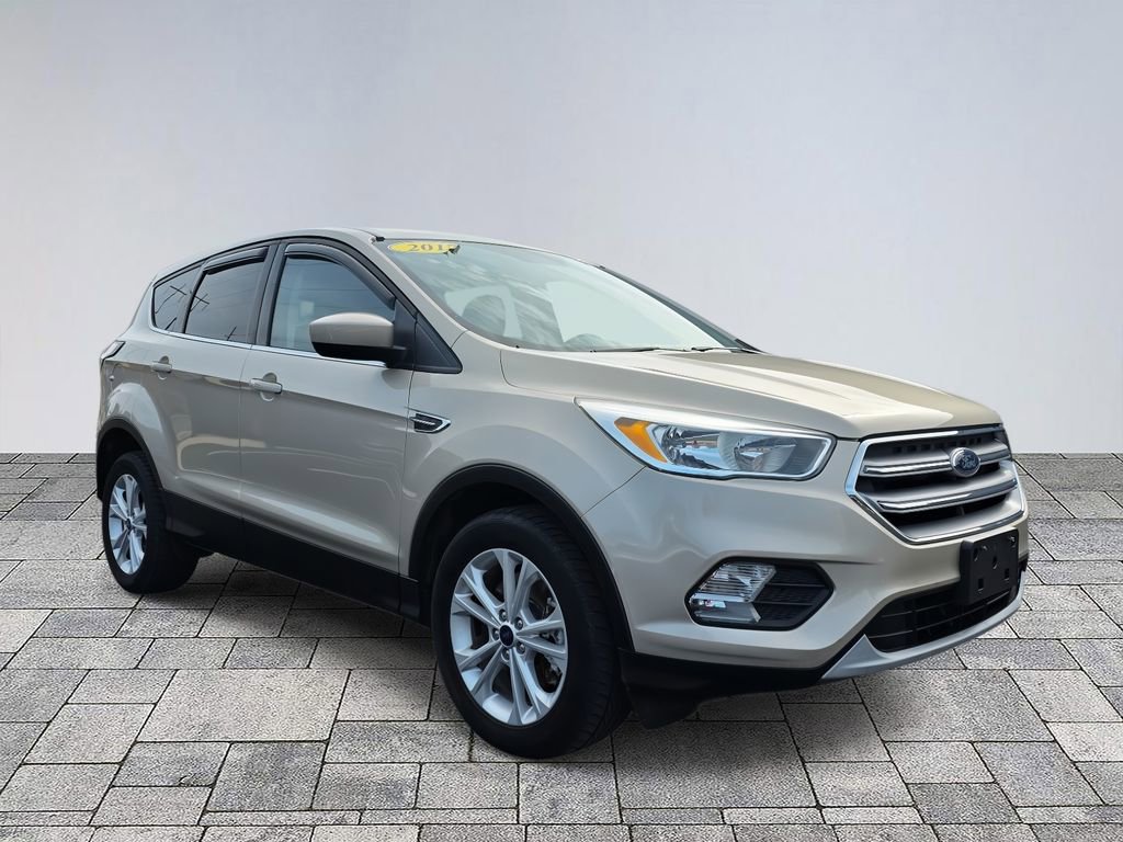 Used 2017 Ford Escape SE w/ SE Cold Weather Package image 1