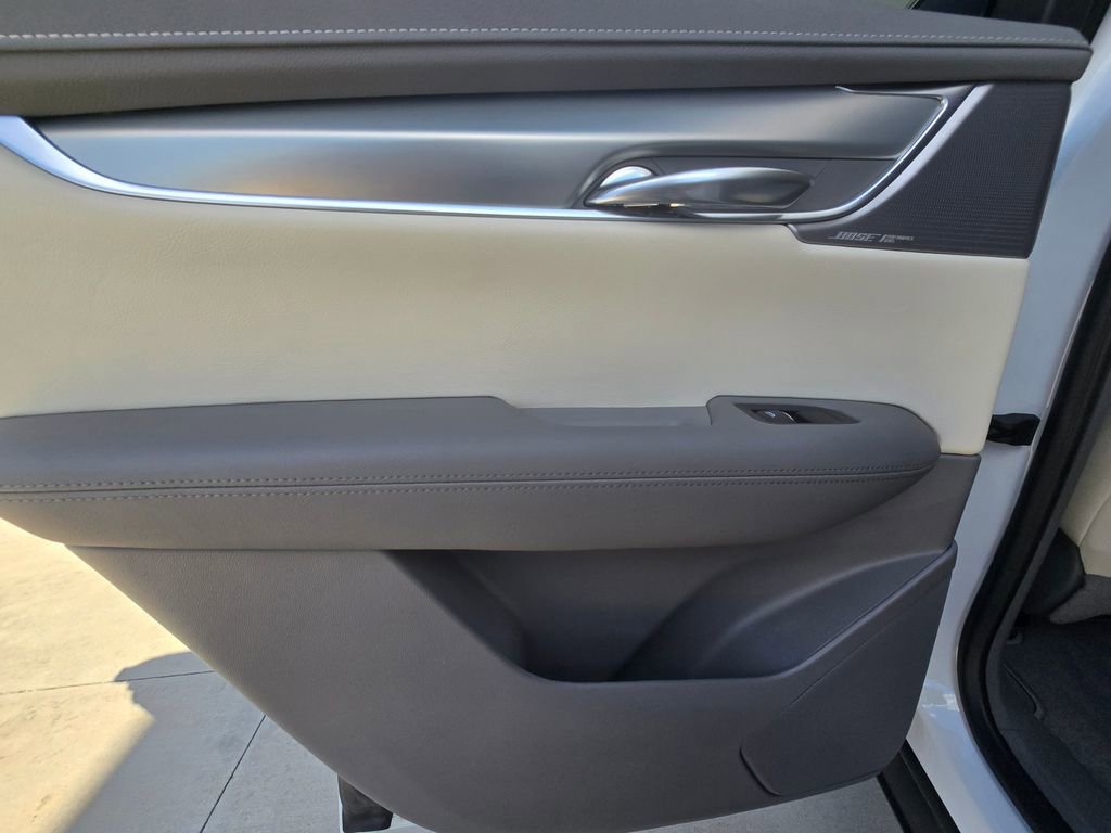 Used 2022 Cadillac XT5 Premium Luxury w/ Technology Package FWD image 17