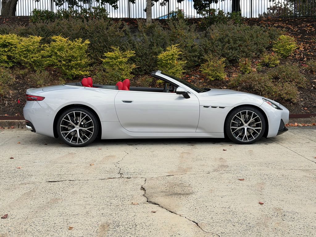 New 2026 Maserati GranCabrio Modena image 3