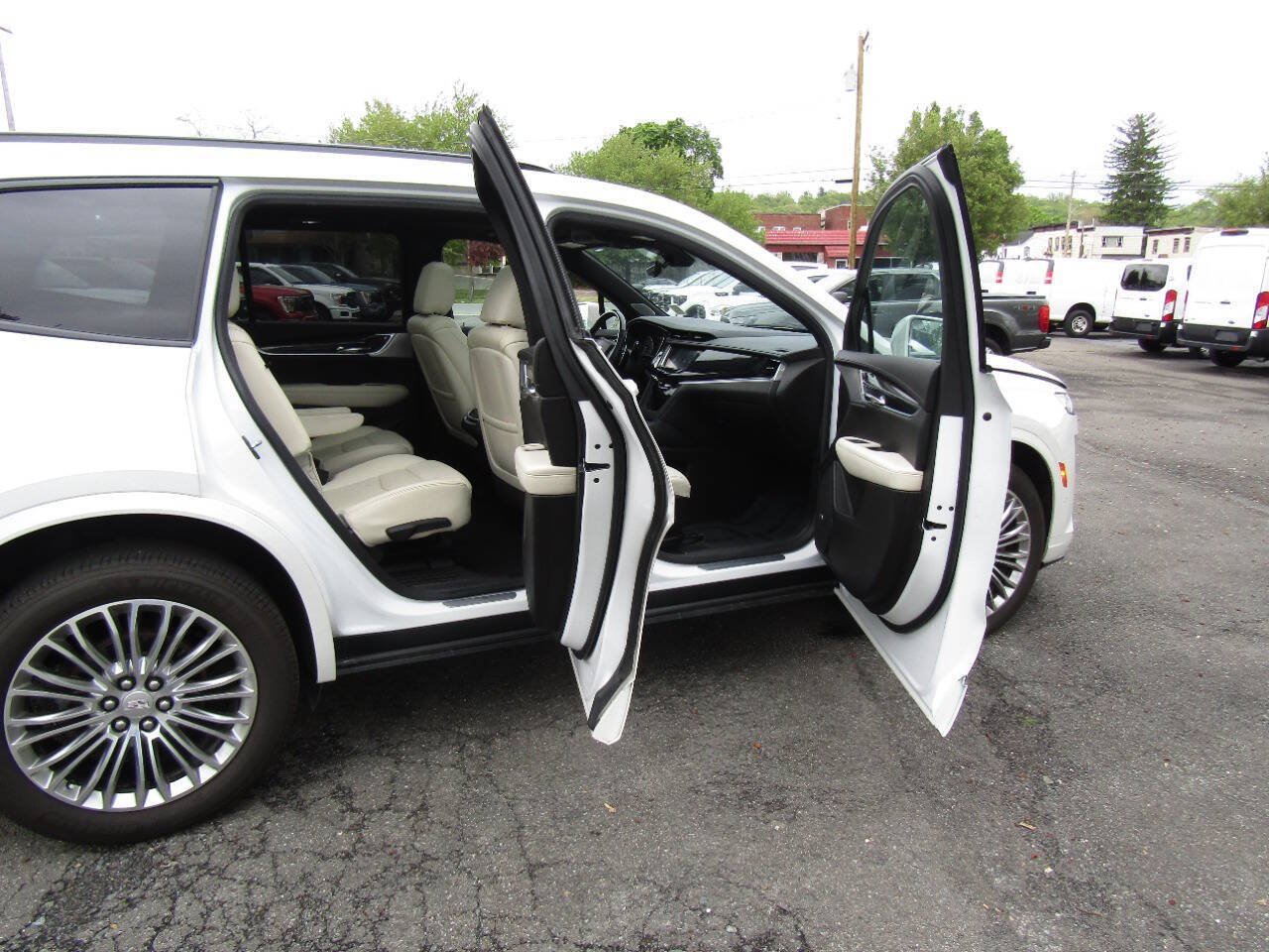 Used 2020 Cadillac XT6 Sport AWD/4WD image 28