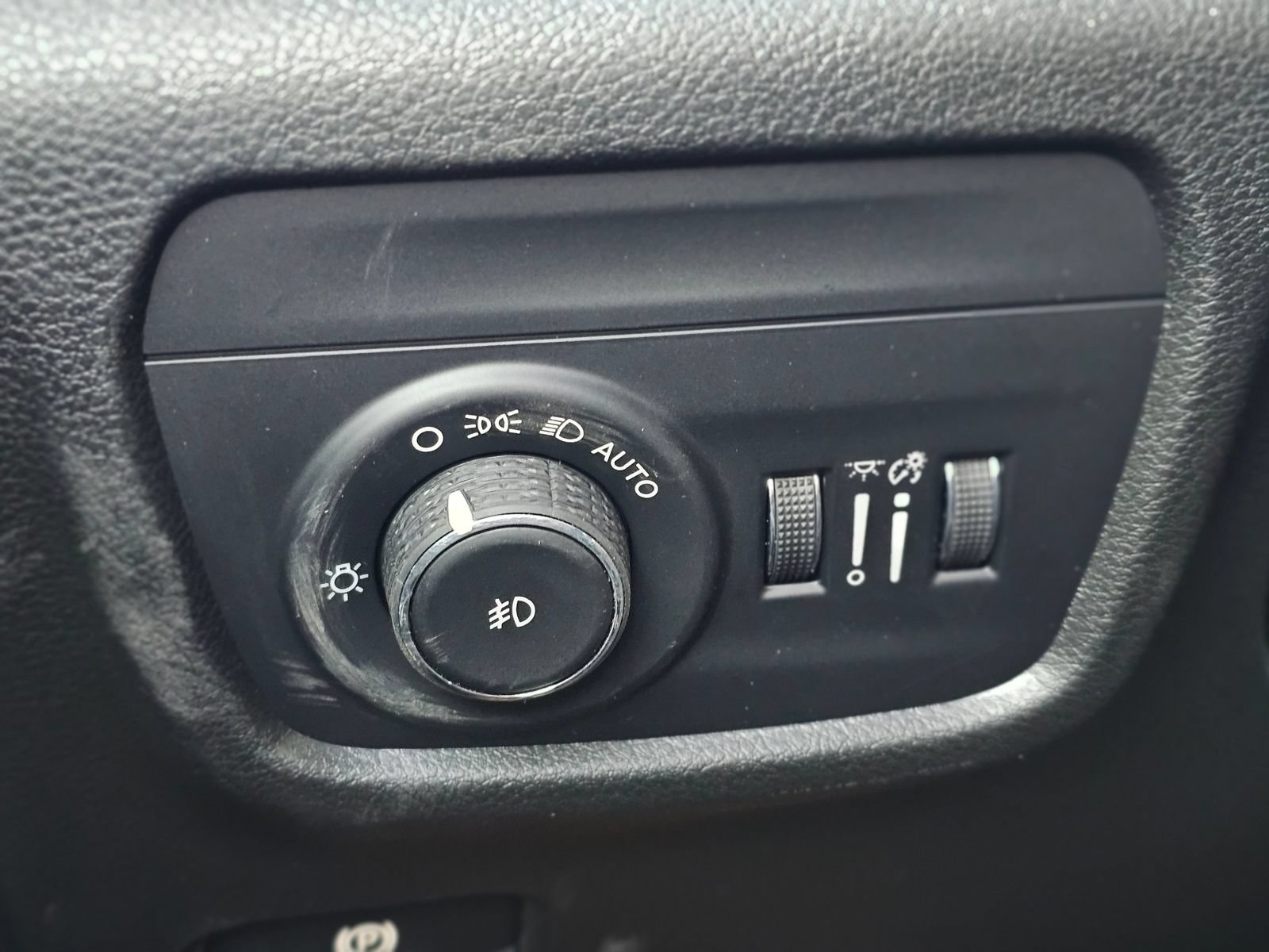 New 2026 Jeep Grand Cherokee L Limited AWD/4WD image 17