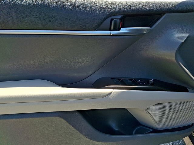 Used 2022 Toyota Camry LE FWD image 12