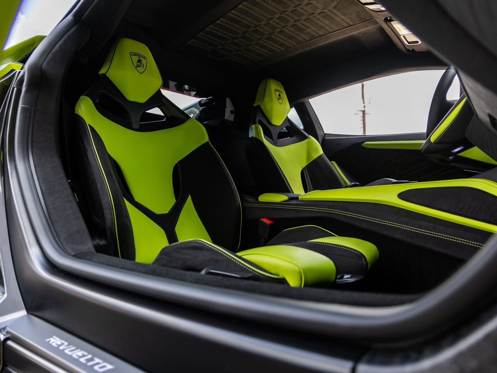 Used 2025 Lamborghini Revuelto AWD/4WD image 55