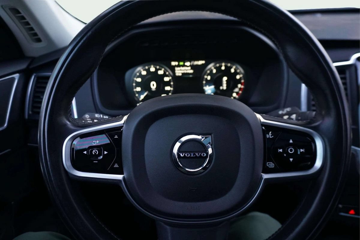 Used 2020 Volvo XC90 T6 Momentum w/ Protection Package Premier AWD/4WD image 30