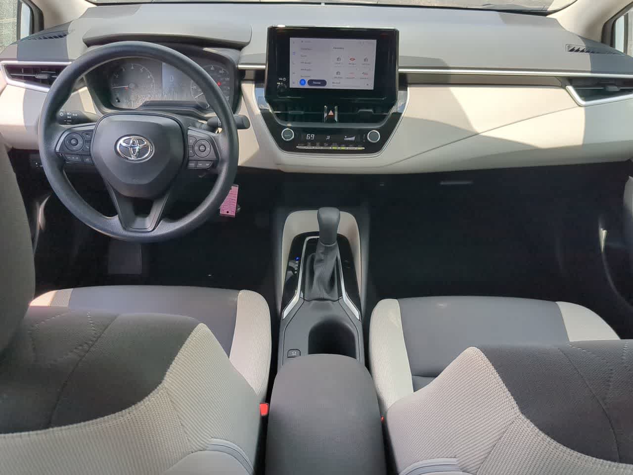 Used 2025 Toyota Corolla LE FWD image 15