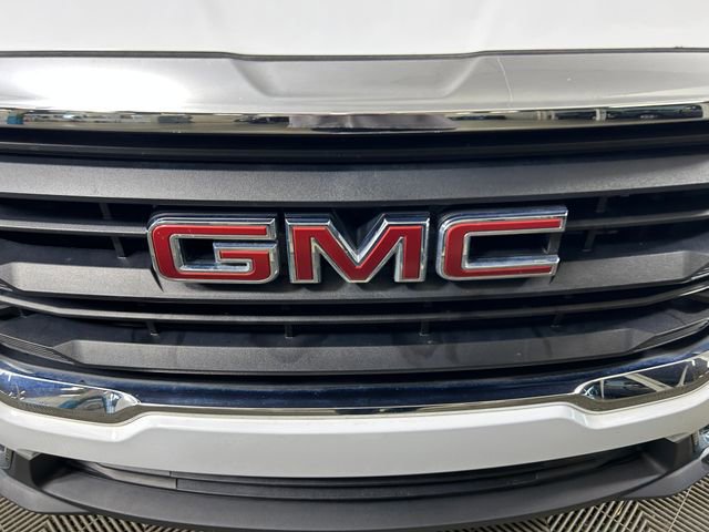 Used 2023 GMC Terrain SLE image 10
