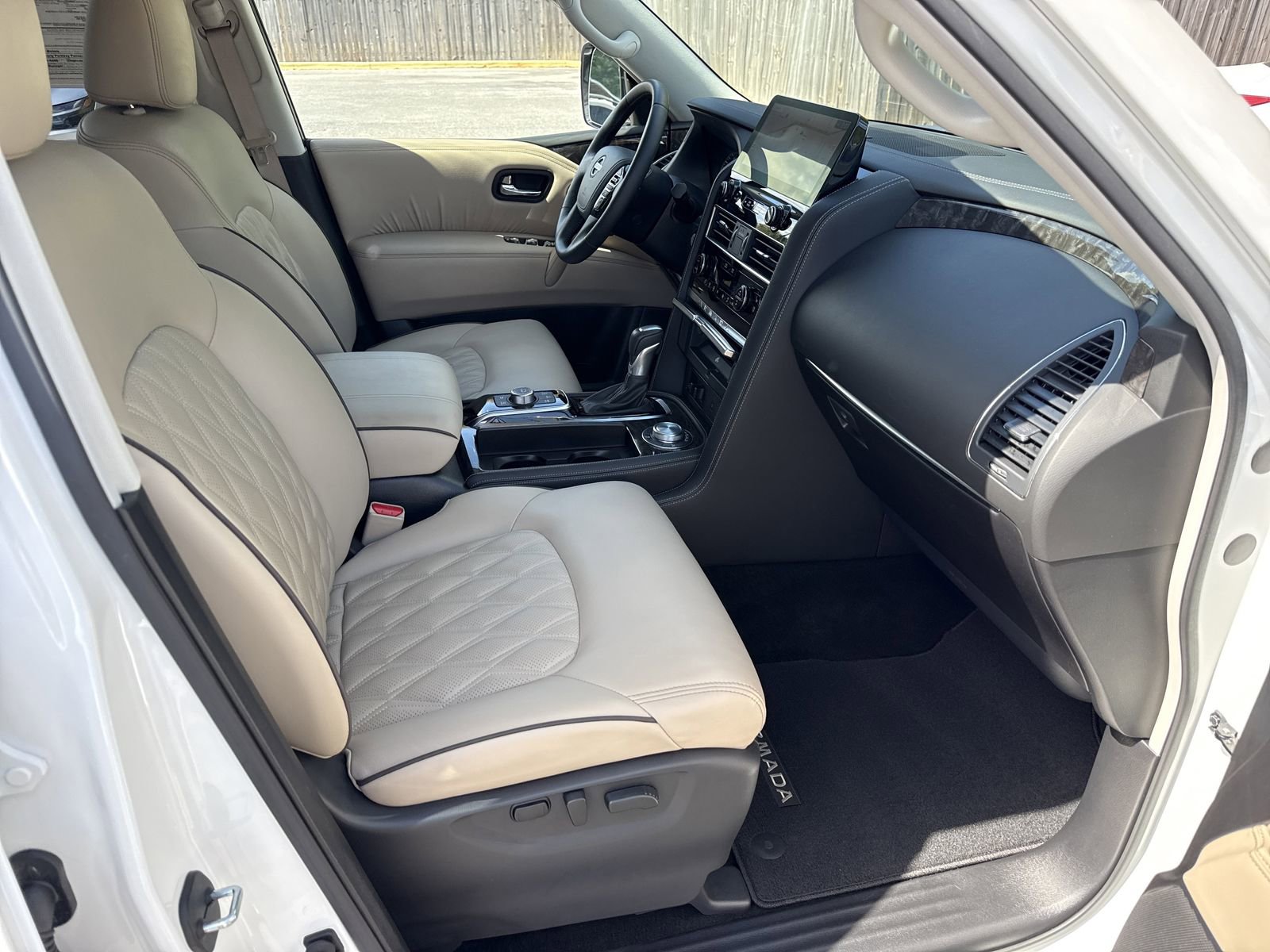 Used 2024 Nissan Armada Platinum w/ Captain's Chairs Package AWD/4WD image 41