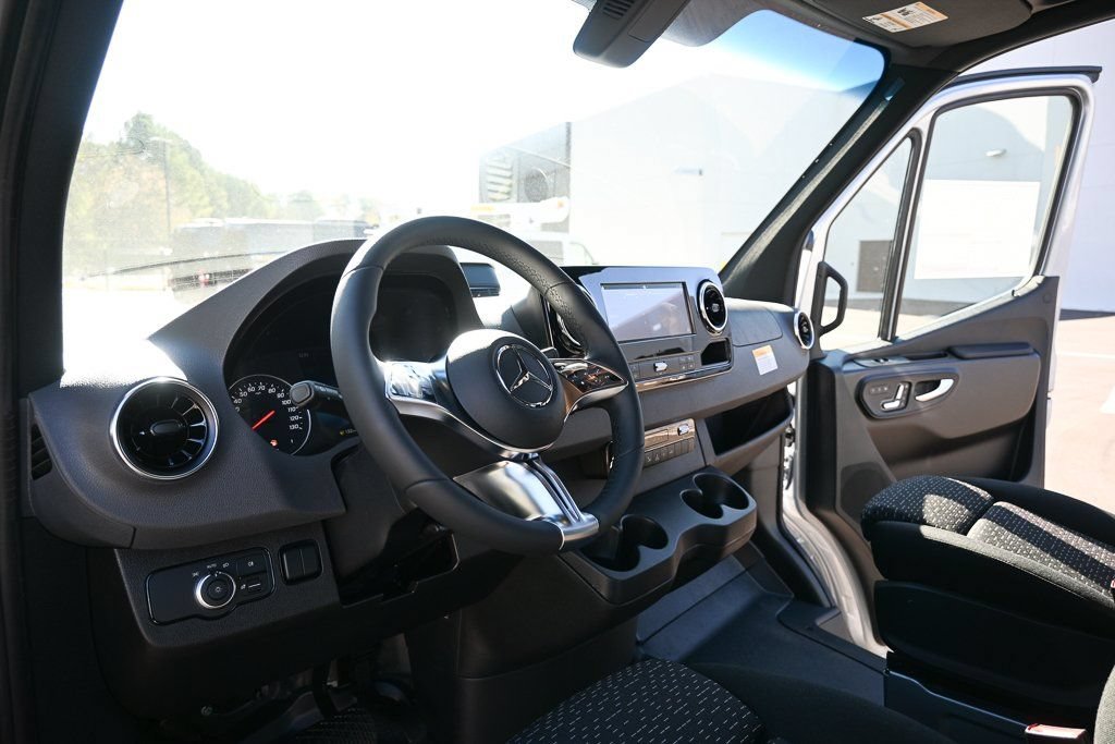 Used 2026 Mercedes-Benz Sprinter 2500 image 6