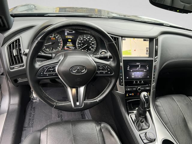 Used 2022 INFINITI Q60 3.0t Luxe w/ Essential Package RWD image 12