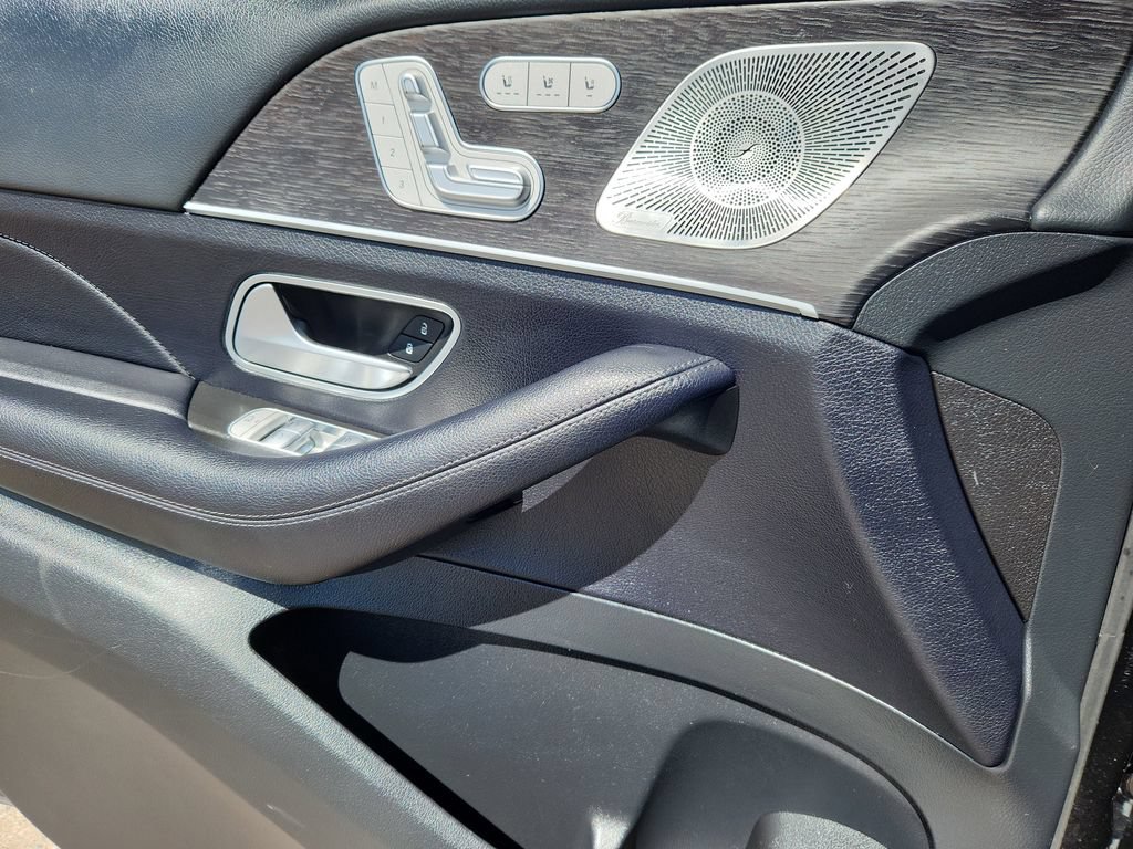 Used 2023 Mercedes-Benz GLS 450 4MATIC image 6