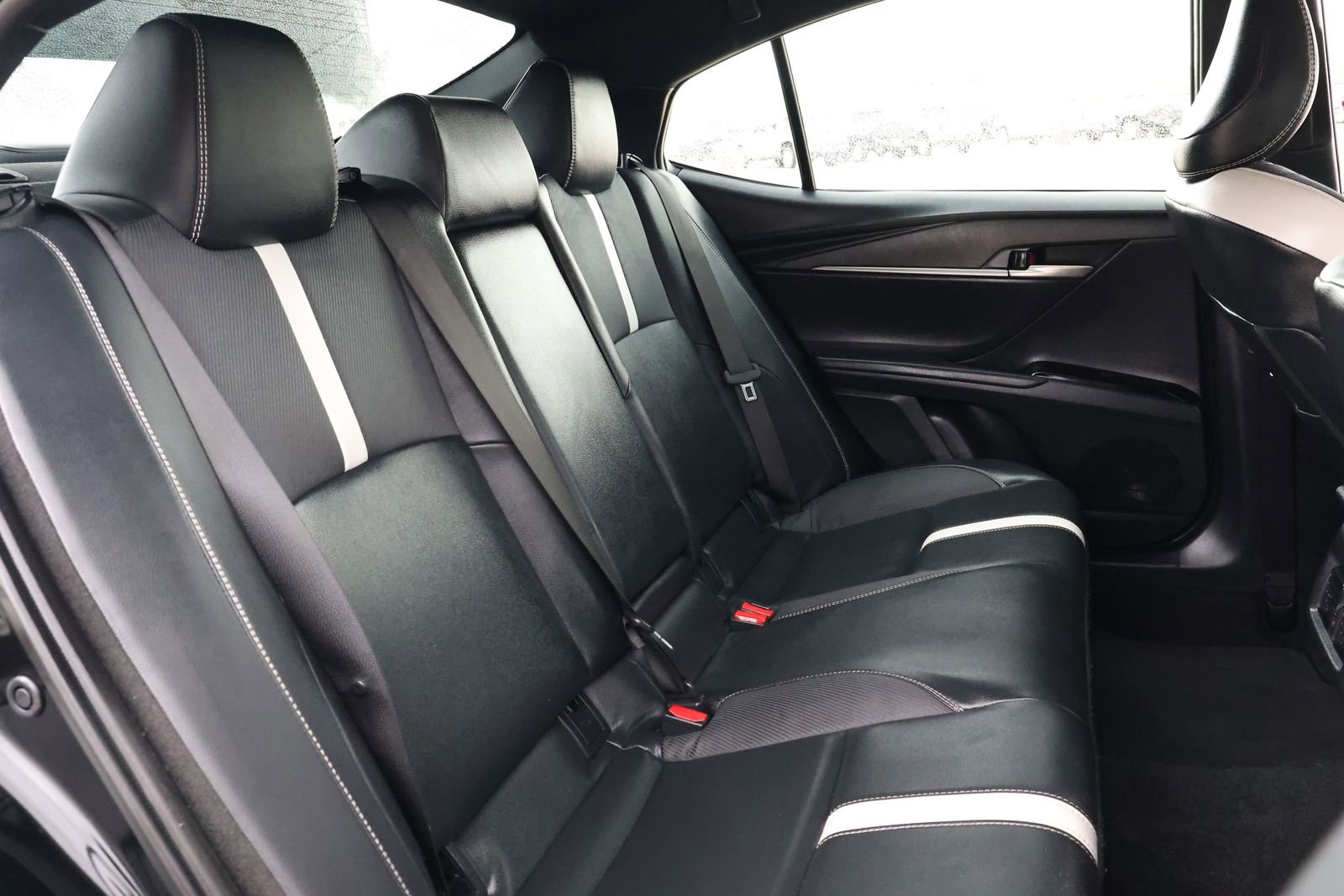 Used 2025 Toyota Camry SE FWD image 31