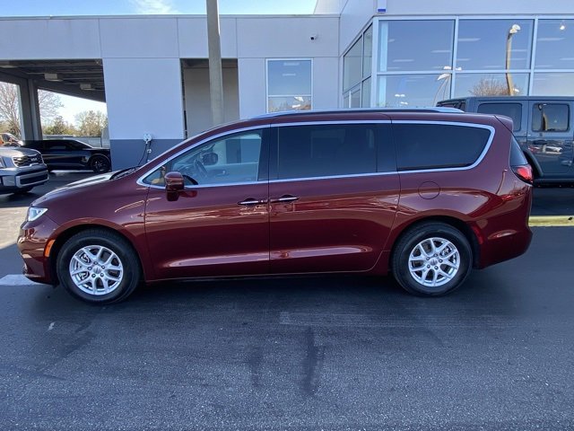 Used 2021 Chrysler Pacifica Touring-L w/ Premium & Safety Sphere Group image 5