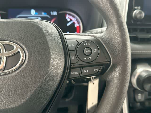 Used 2023 Toyota RAV4 LE FWD image 9