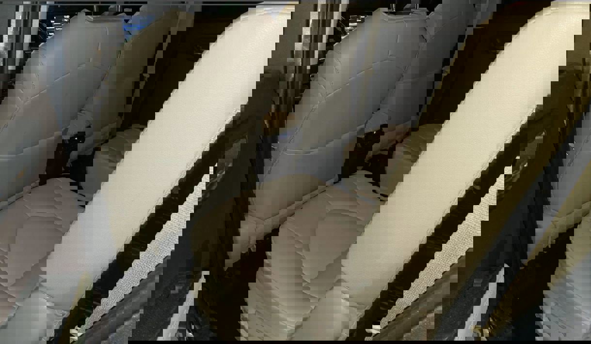 Used 2022 Toyota Highlander XLE image 6