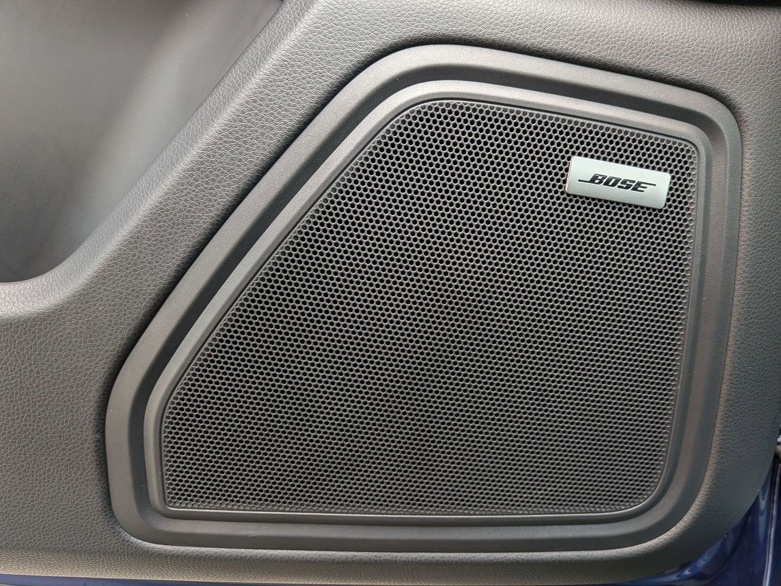 Certified 2025 Porsche Macan image 14