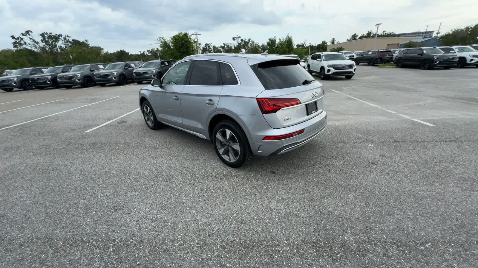 Used 2023 Audi Q5 2.0T Premium Plus w/ Premium Plus Package AWD/4WD image 6