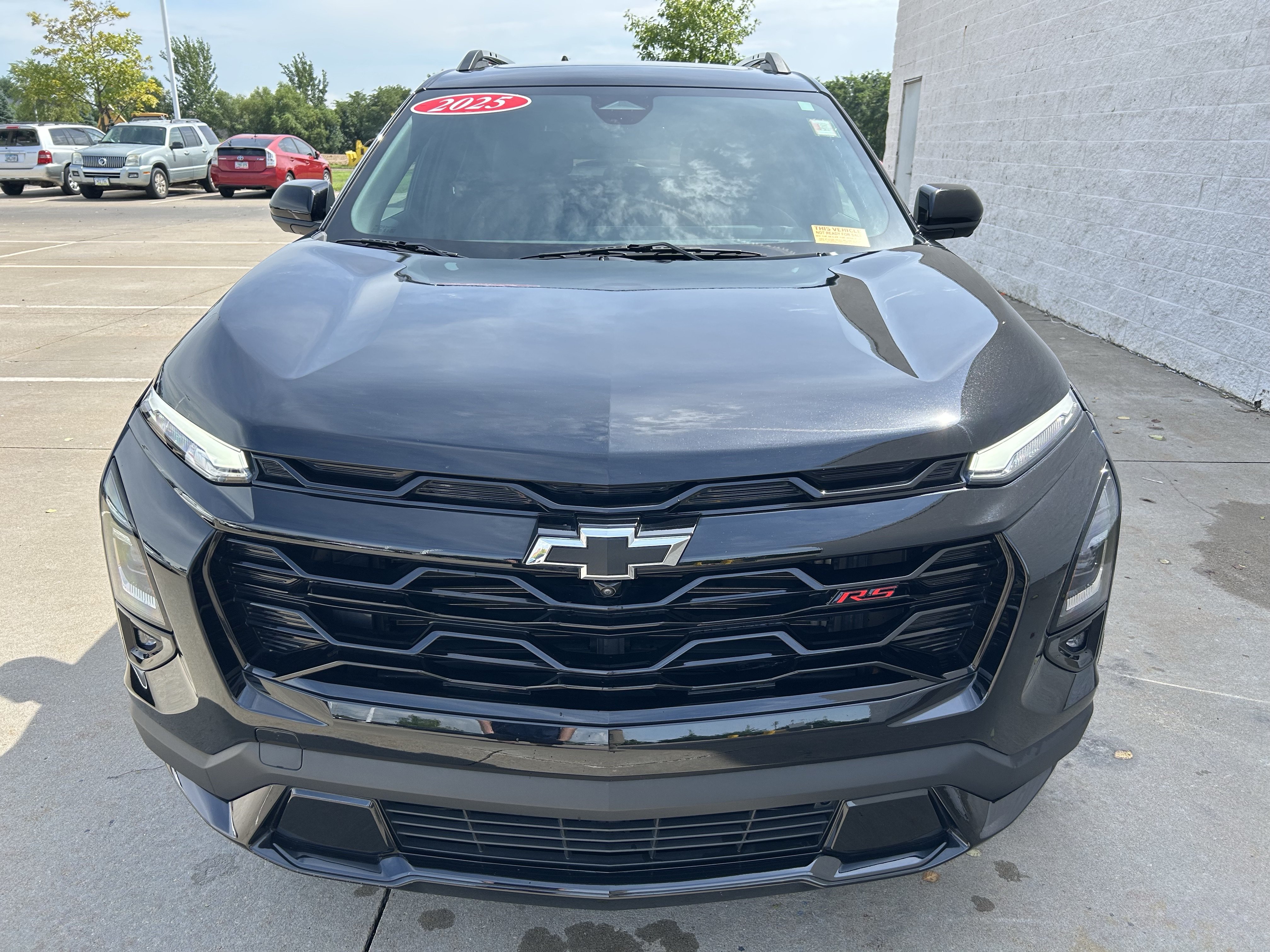 Used 2025 Chevrolet Equinox RS w/ Safety and Technology Package AWD/4WD image 2