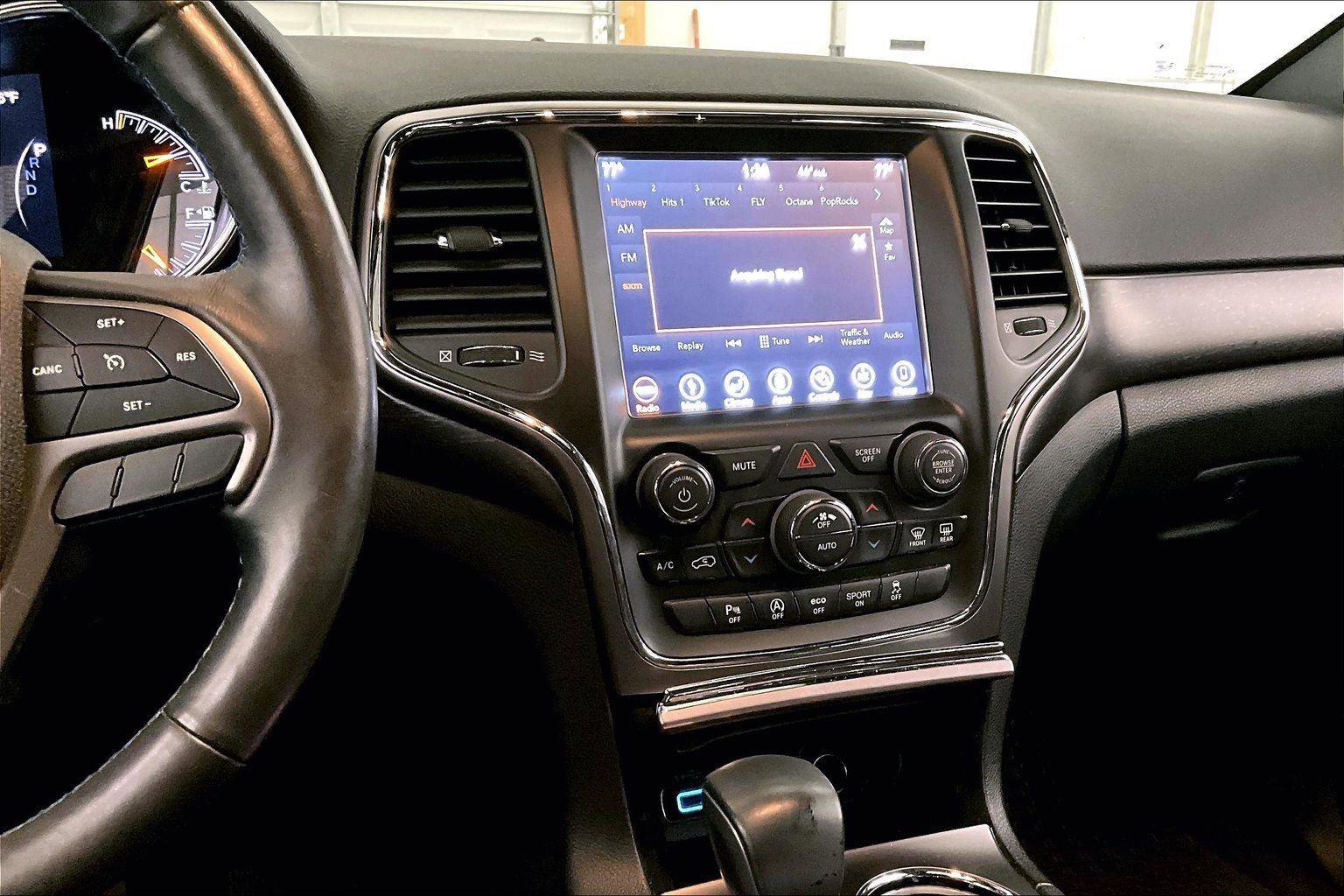 Used 2018 Jeep Grand Cherokee Laredo image 6