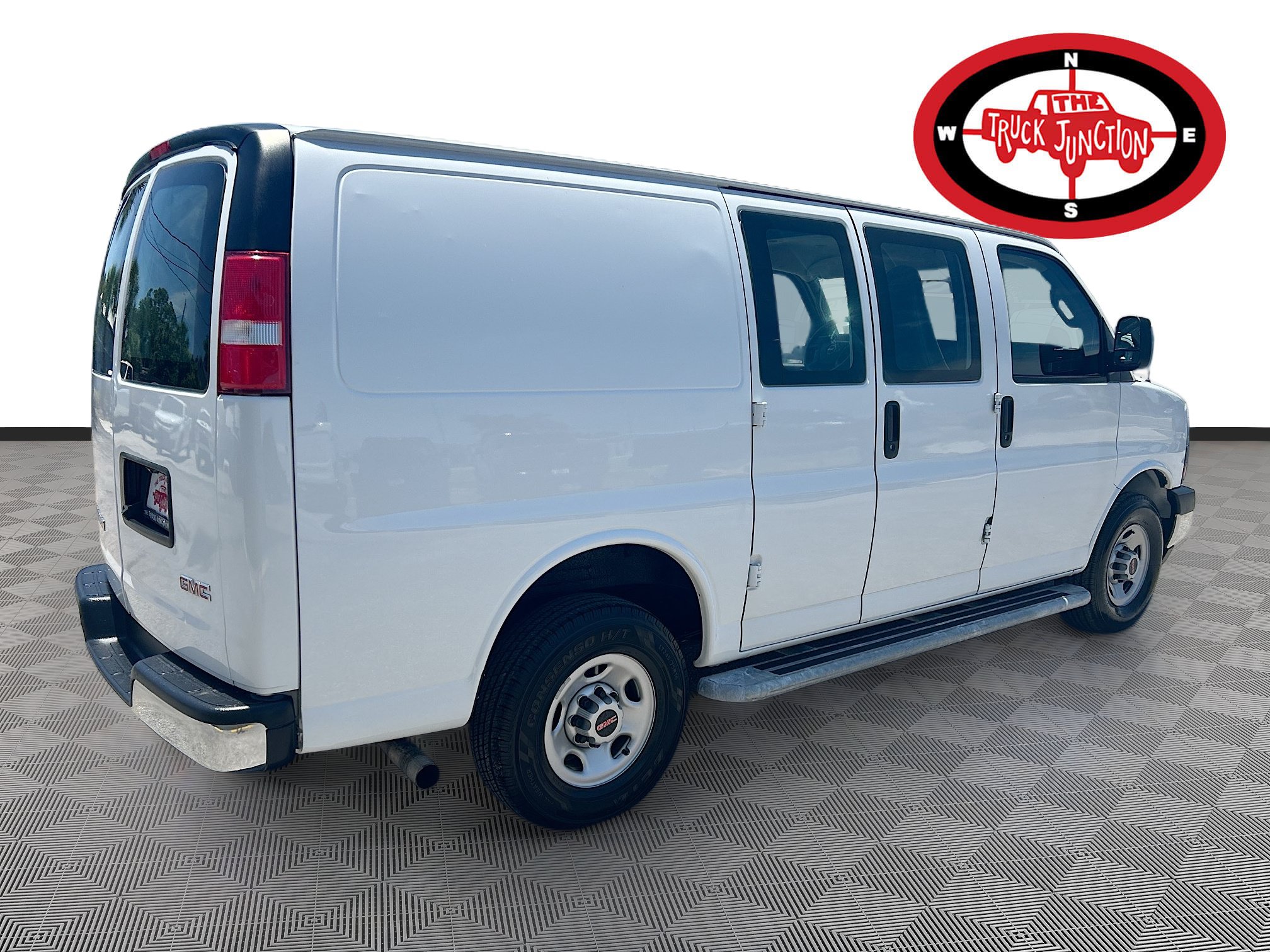 Used 2023 GMC Savana 2500 w/ Driver Convenience Package RWD image 7