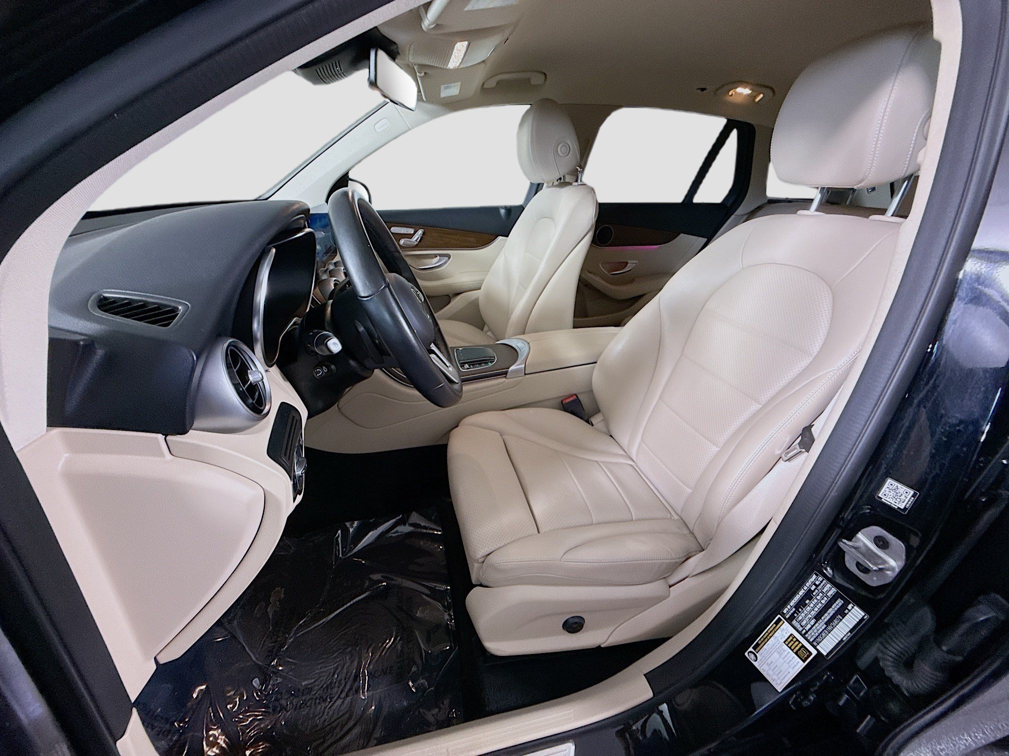 Used 2022 Mercedes-Benz GLC 300 4MATIC w/ Multimedia Package Lite image 22