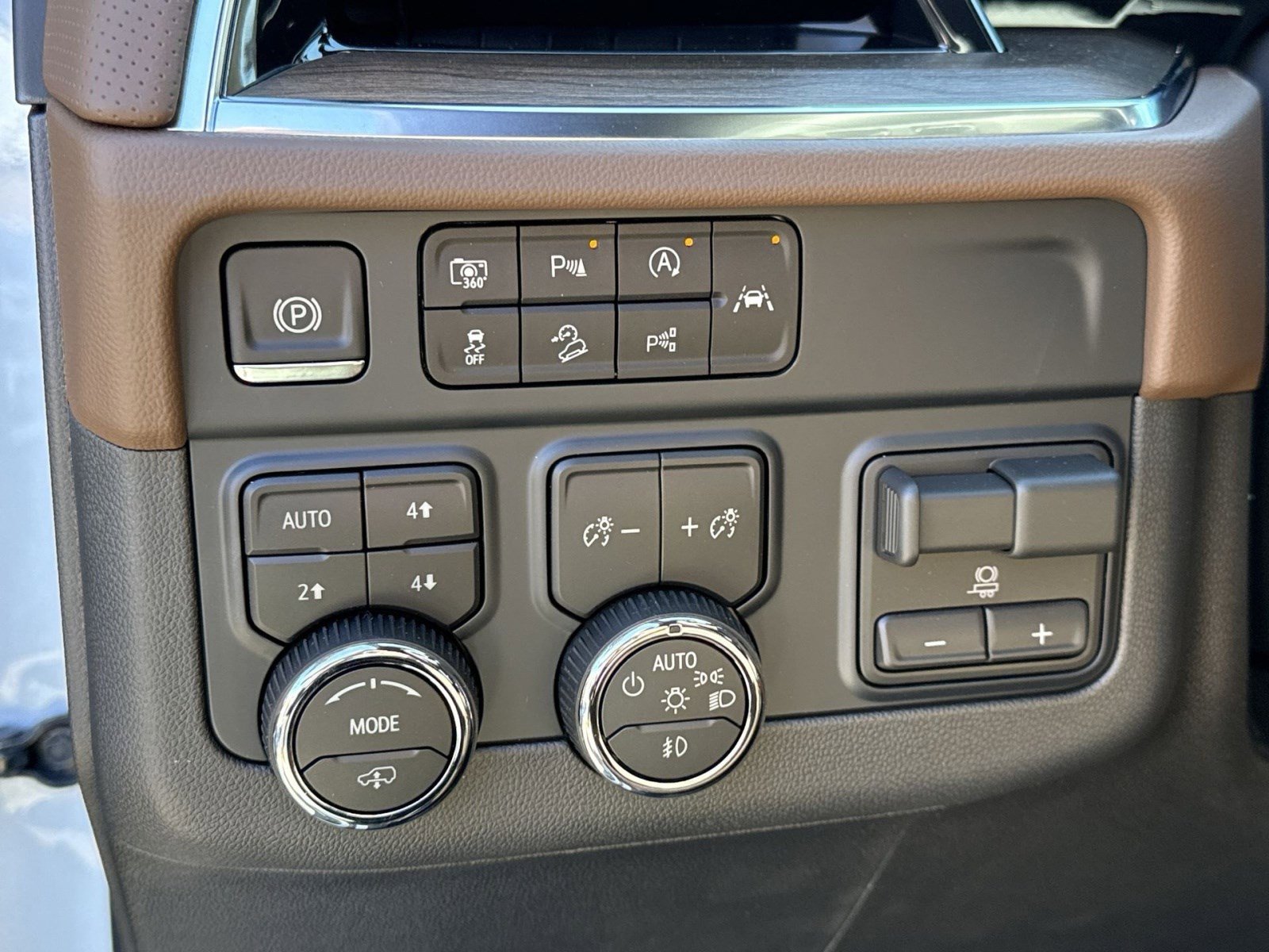 New 2026 Chevrolet Suburban High Country image 22