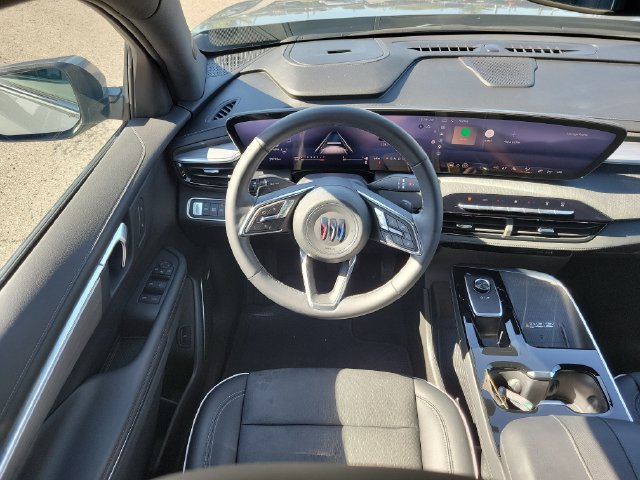 Used 2025 Buick Enclave Preferred FWD image 9