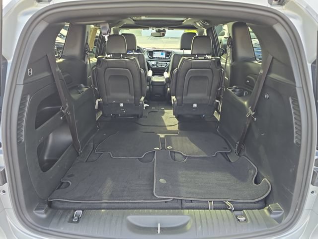 Used 2023 Chrysler Pacifica Limited w/ S Appearance Package AWD/4WD image 29