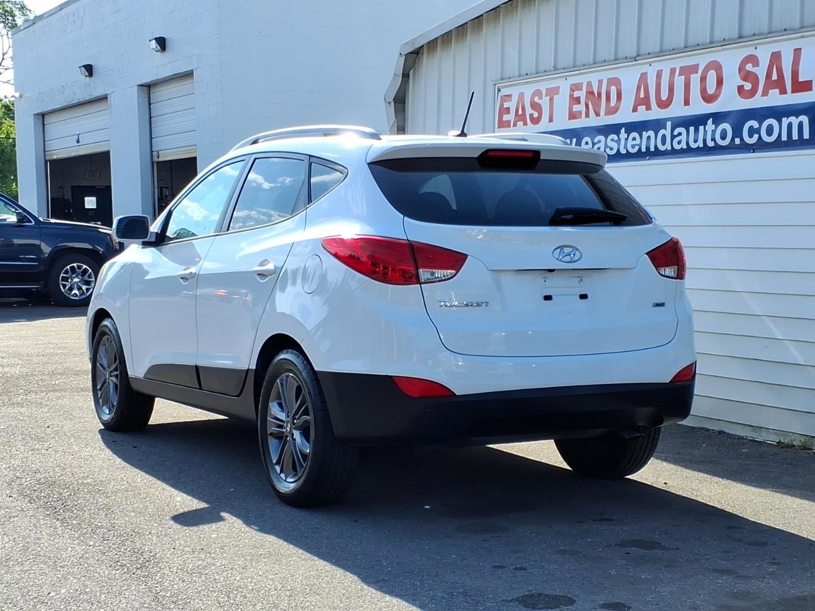 Used 2015 Hyundai Tucson SE AWD/4WD image 3