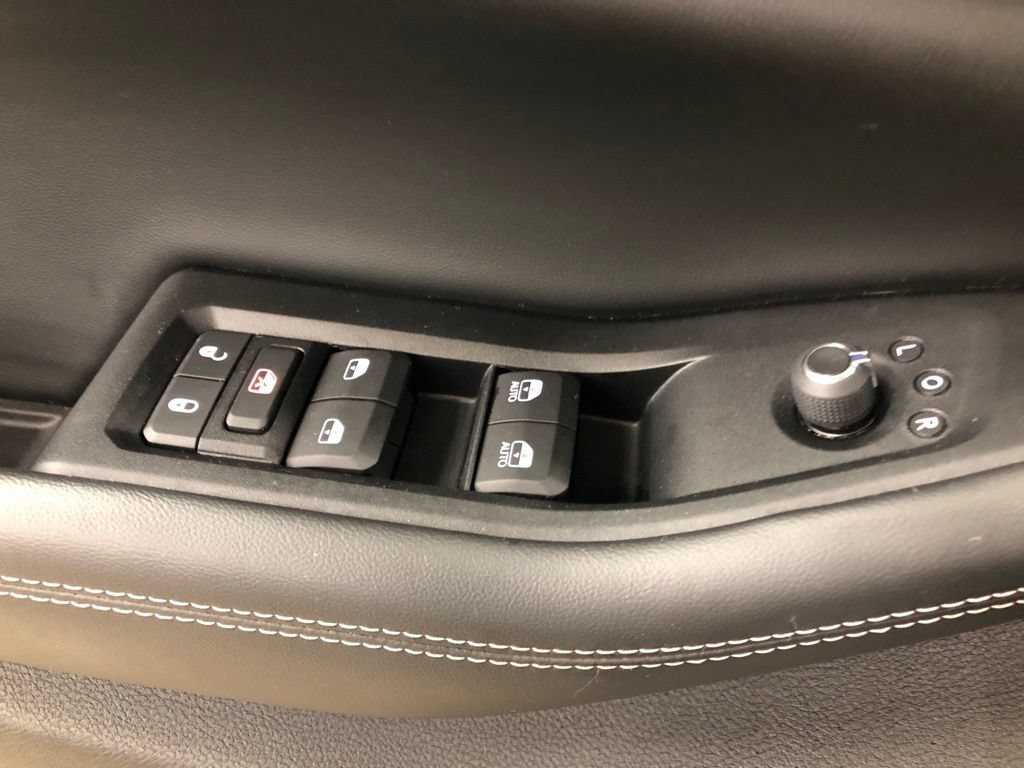 Used 2024 Jeep Grand Cherokee Laredo AWD/4WD image 23