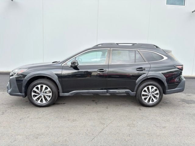 Used 2023 Subaru Outback Premium AWD/4WD image 12