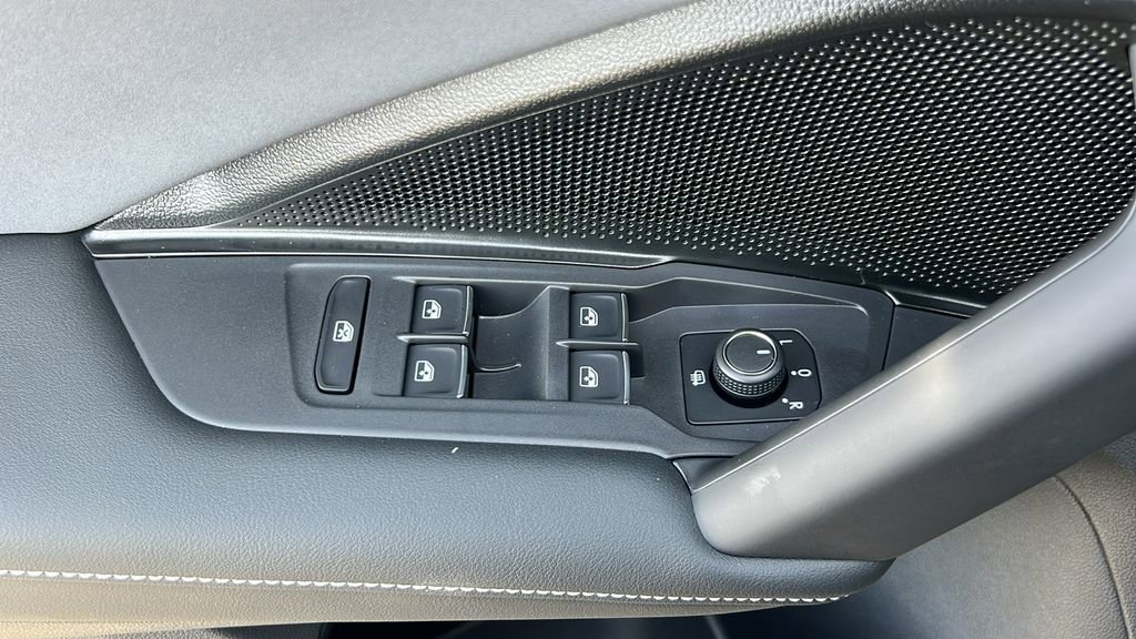 New 2026 Volkswagen Tiguan SE R-Line image 18