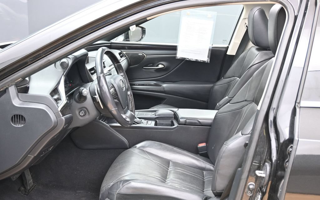 Used 2019 Lexus ES 350 Ultra Luxury w/ Accessory Package 2 FWD image 19