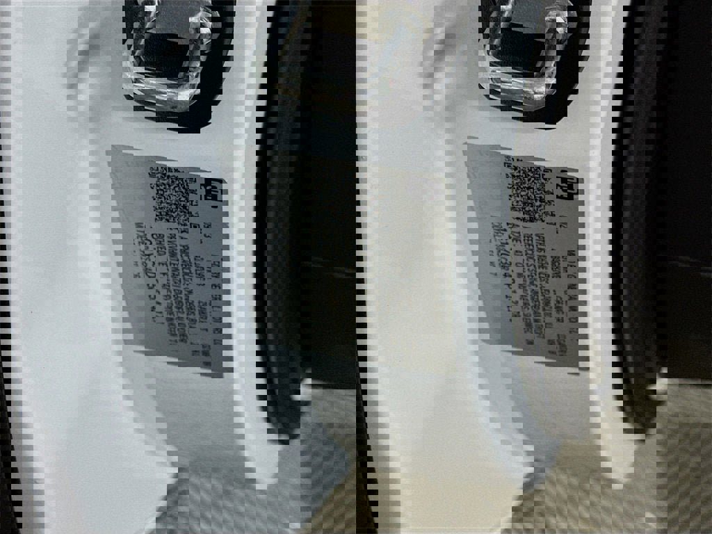 Used 2023 Chevrolet Corvette w/ Z51 Performance Package image 24