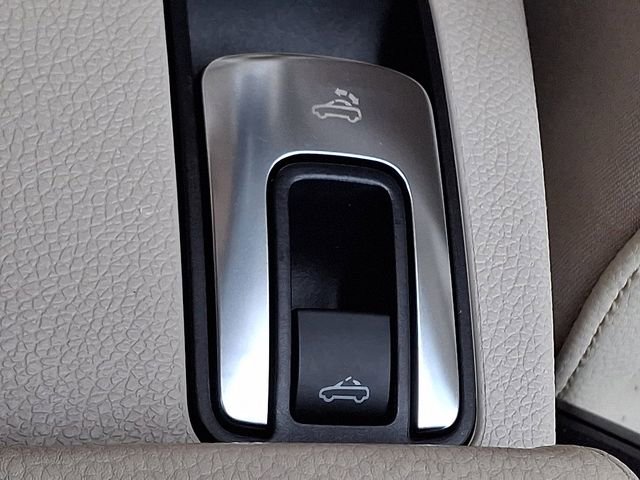 Used 2014 Volkswagen Eos Komfort image 24