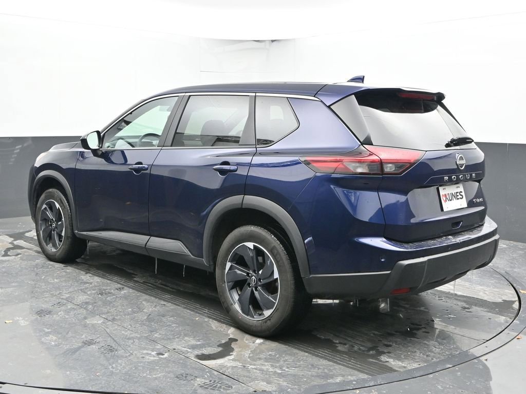 Used 2024 Nissan Rogue SV image 9