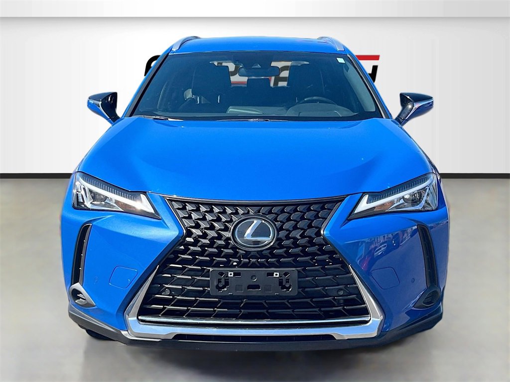 Used 2022 Lexus UX 200 image 2