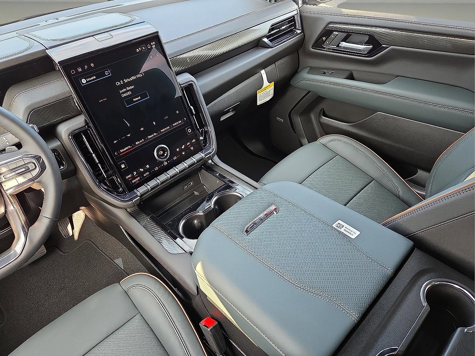 New 2026 GMC Yukon XL AT4 w/ AT4 Premium Plus Package image 14