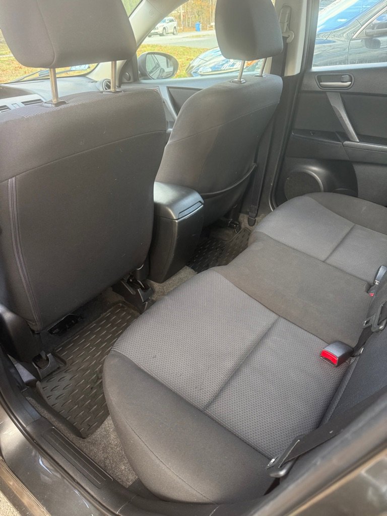 Used 2011 MAZDA MAZDA3 i Touring image 10