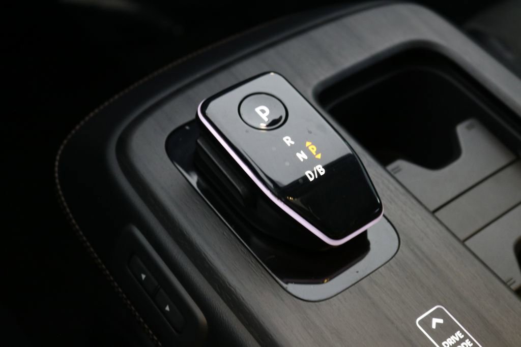 Used 2023 Nissan Ariya AWD image 55