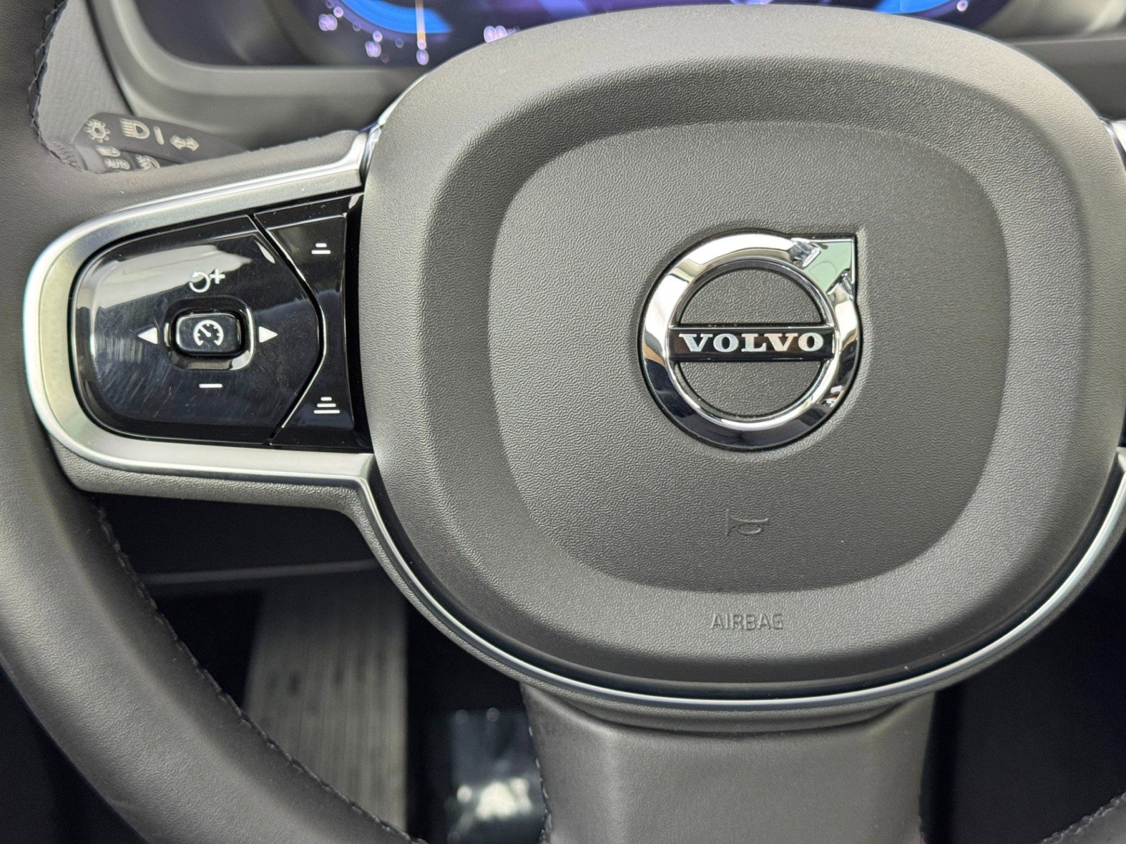 Used 2024 Volvo XC90 T8 Plus w/ Protection Package Premier image 22