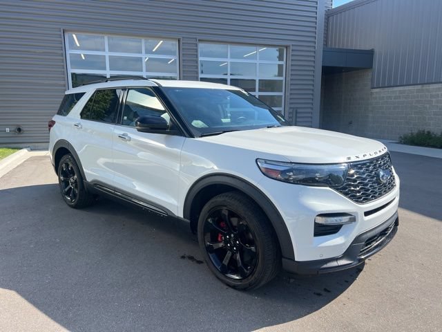 Used 2024 Ford Explorer ST w/ Equipment Group 401A AWD/4WD image 3