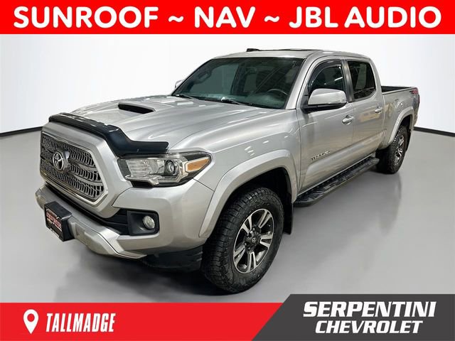 Used 2016 Toyota Tacoma TRD Sport AWD/4WD image 1